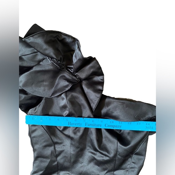 Rachel Allen Black Gown Mermaid Style Size 2 - Picture 5 of 7